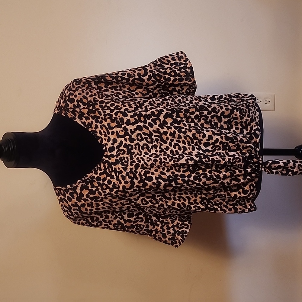 Amelia James NWT Leopard Print Blouse Large